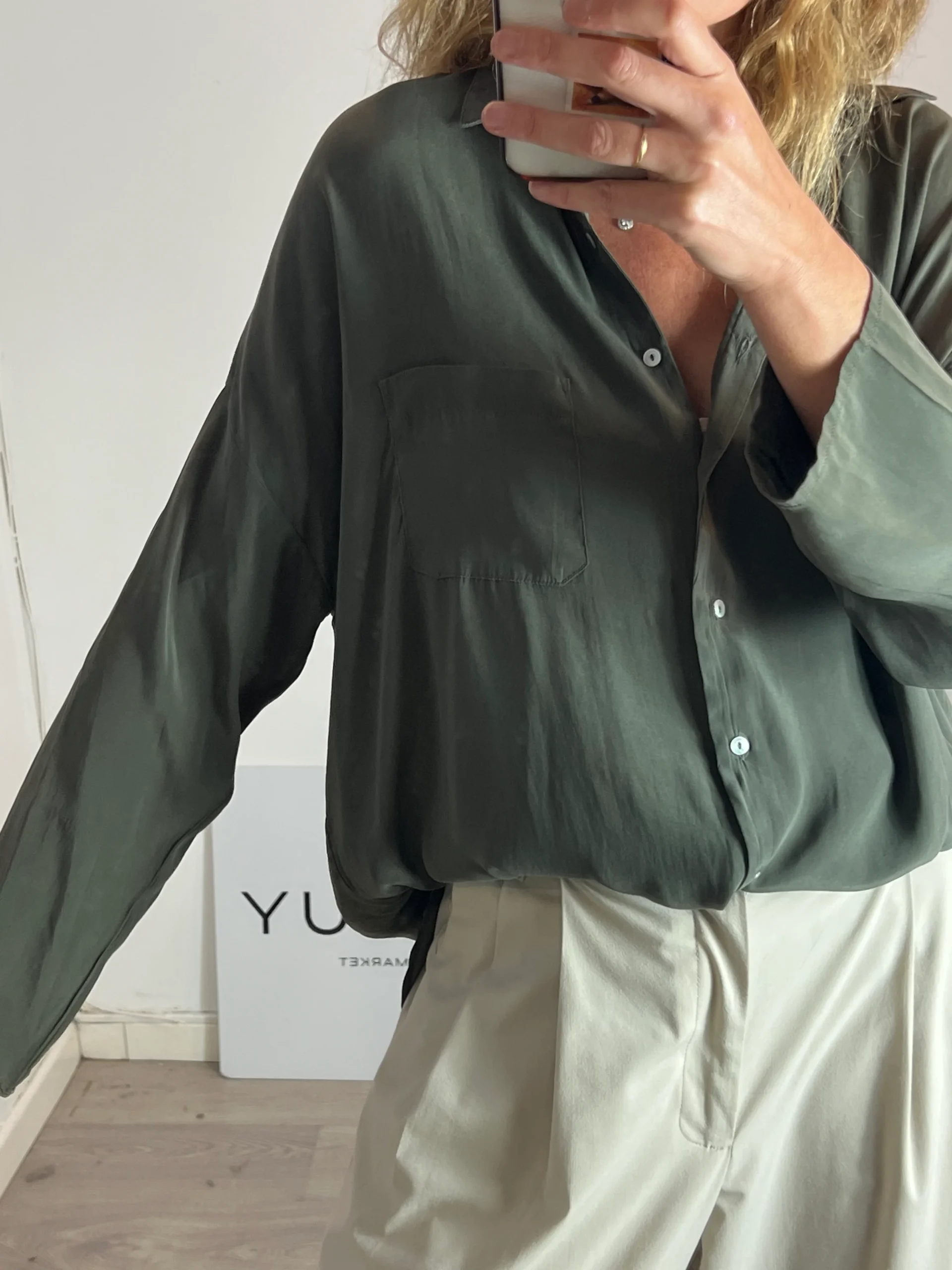 SHON MOTT. Blusa verde seda Tu(M/L) - Imagen 7