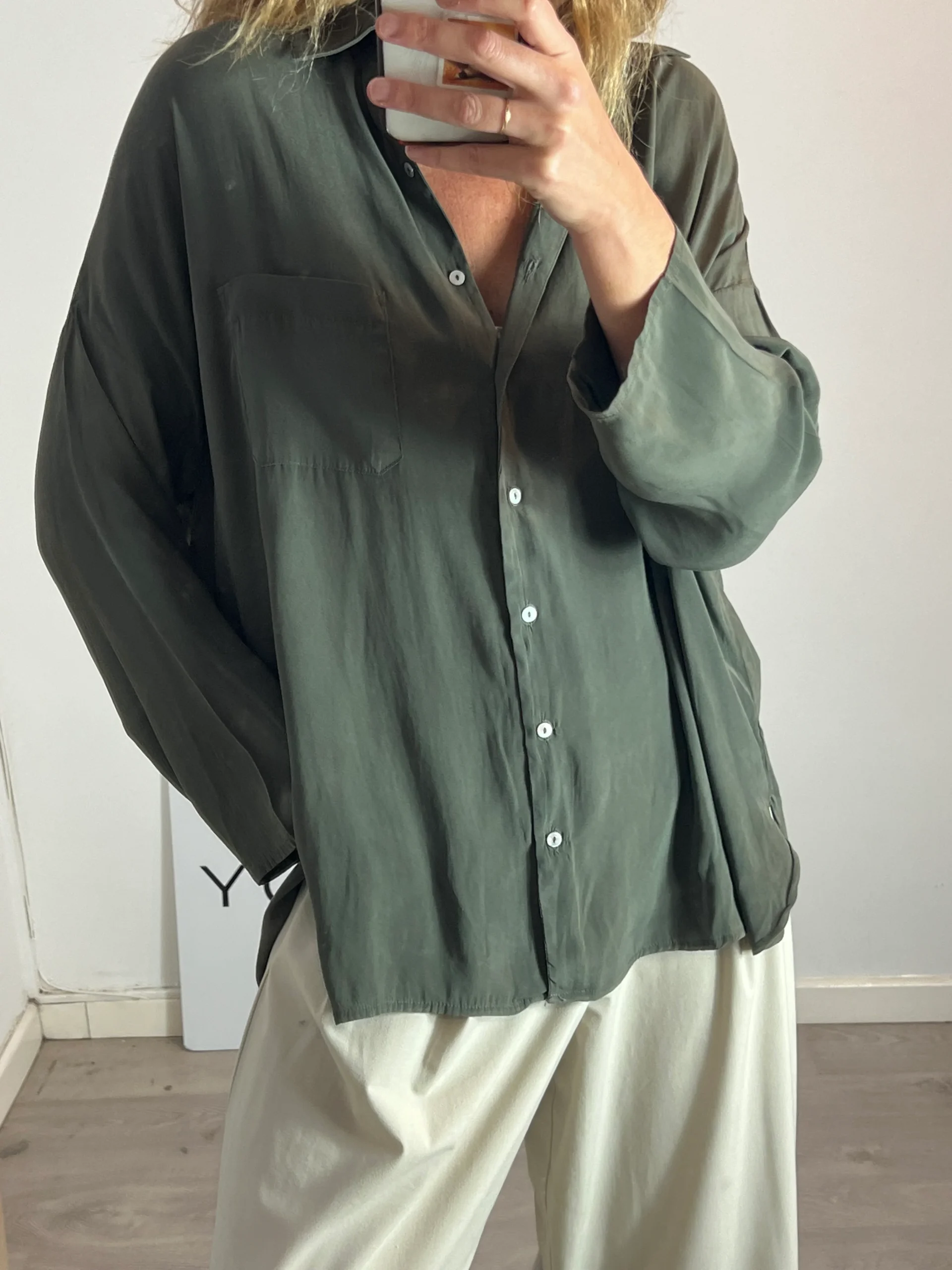 SHON MOTT. Blusa verde seda Tu(M/L) - Imagen 8