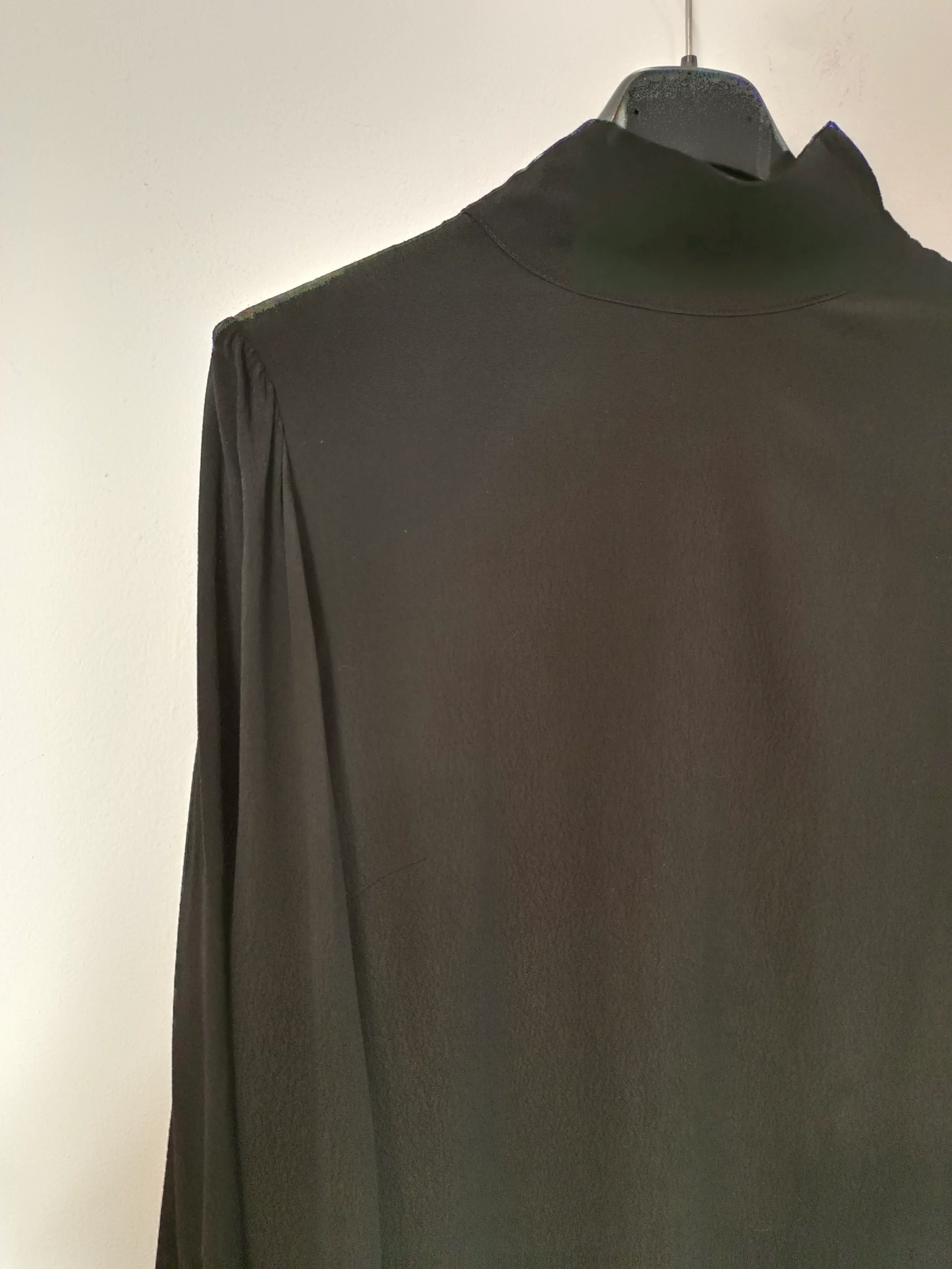 YLLW. Vestido negro corto. T M - Imagen 3